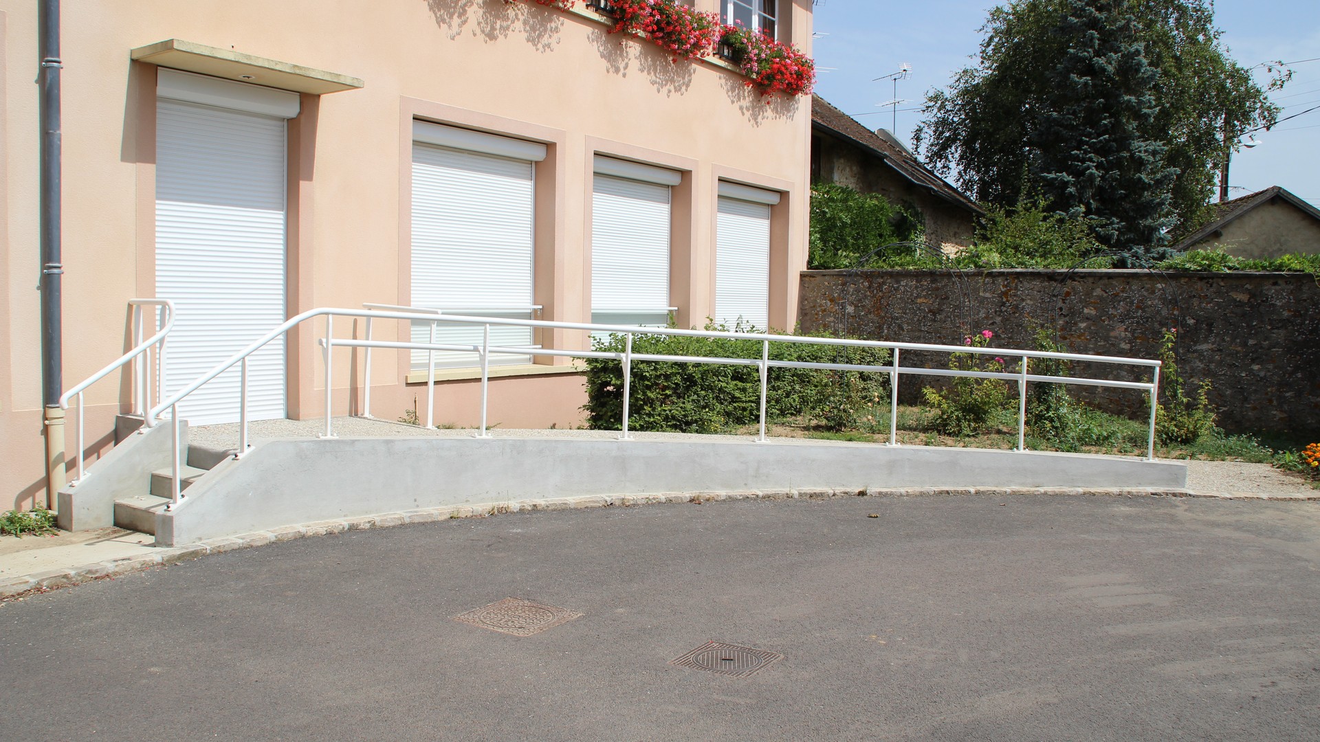 ADA-Compliant Ramps & Sidewalks
