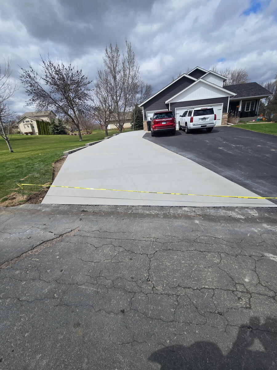 Concrete driveway in Otsego, MN residential area