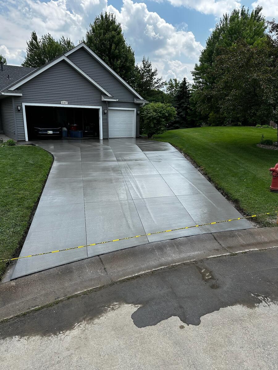 Residential concrete driveway in Rogers, MN